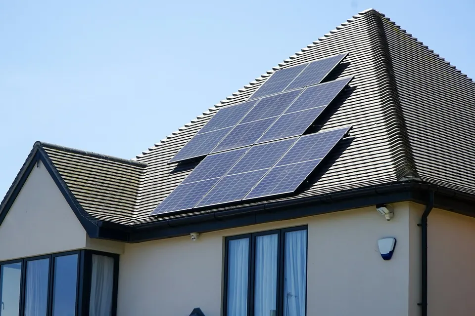 Woonhuis met zonnepanelen op het dak